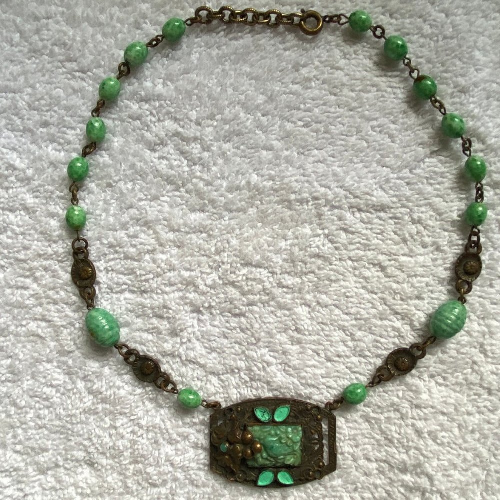 Antique Art Deco Czechoslavaklian Carved Art Glass Bead Necklace Green